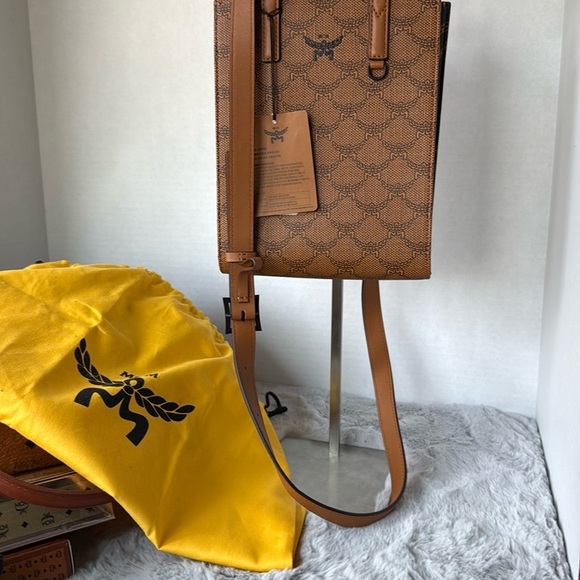 MCM Tan Crossbody Bag - Picture 4 of 14